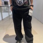 بنطلون تشينوز واسع جداً