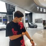 تيشيرت رجالي بخامة ثقيلة وياقة واسعة